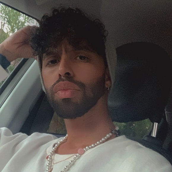 MEET THE POSHER - Picture 2 of 4